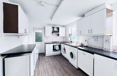 Ingham Grove, Lenton, Nottingham - Image 2